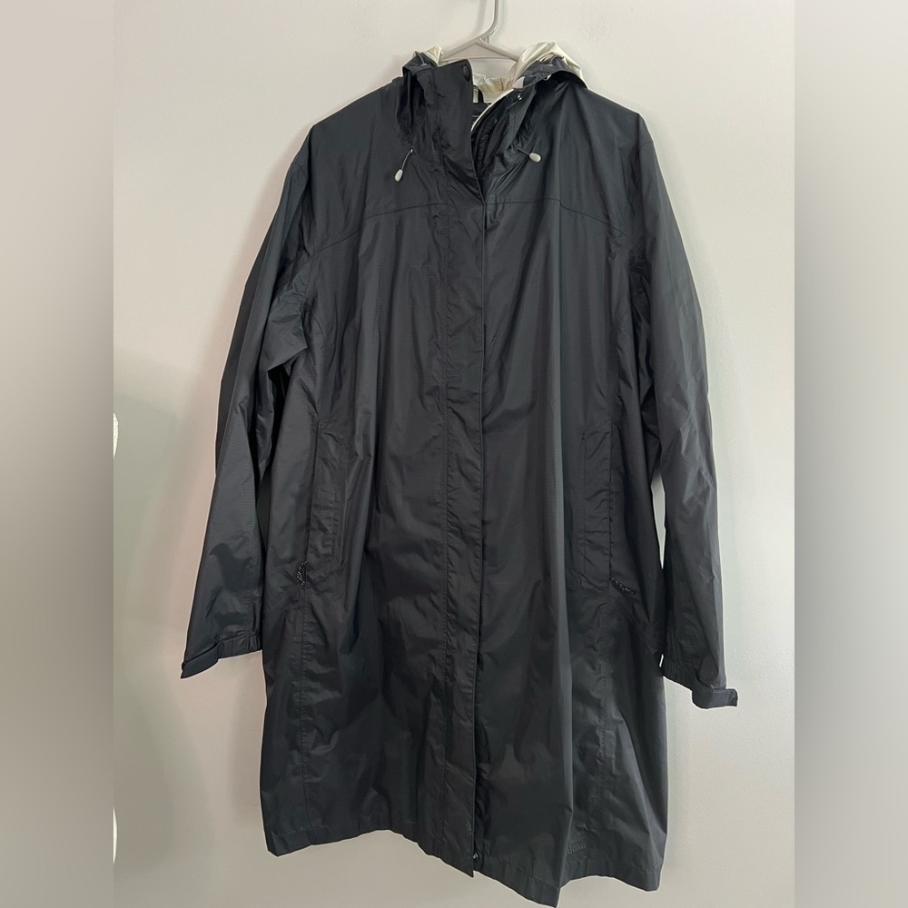 LL Bean Women’s Raincoat Size 2X
